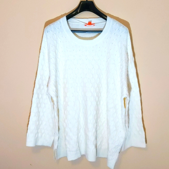 Joe Fresh| NWT Off-White Textured Patterned Crew Neck Sweater With Side Slit - Picture 1 of 14